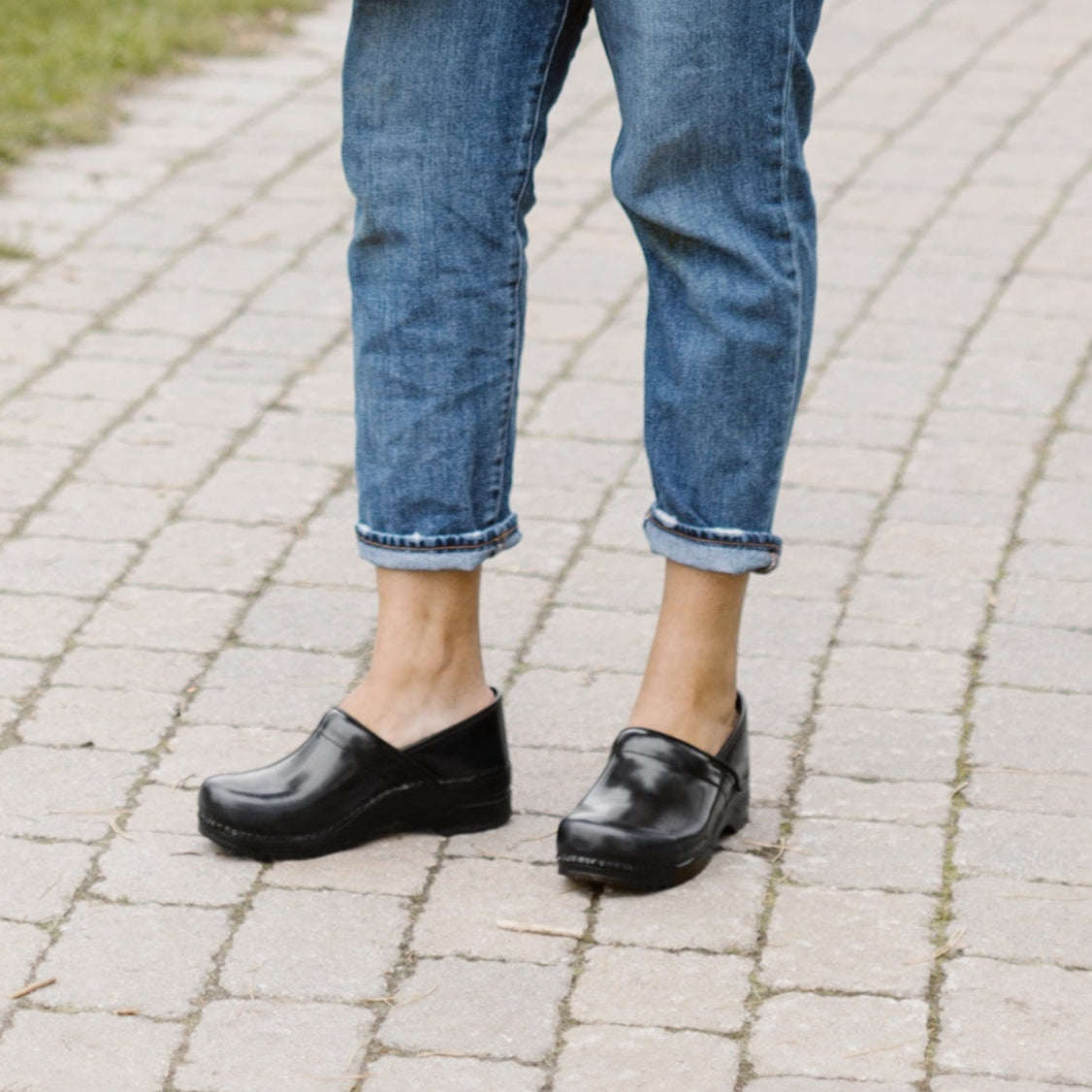 Pro. Cabrio Women's Clog in Black | Sanita