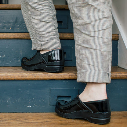 Pro. Patent Women's Clog in Black | Sanita