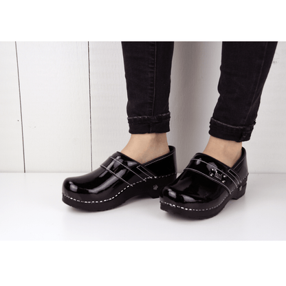 Lindsey Women's Koi Clog in Black | Sanita