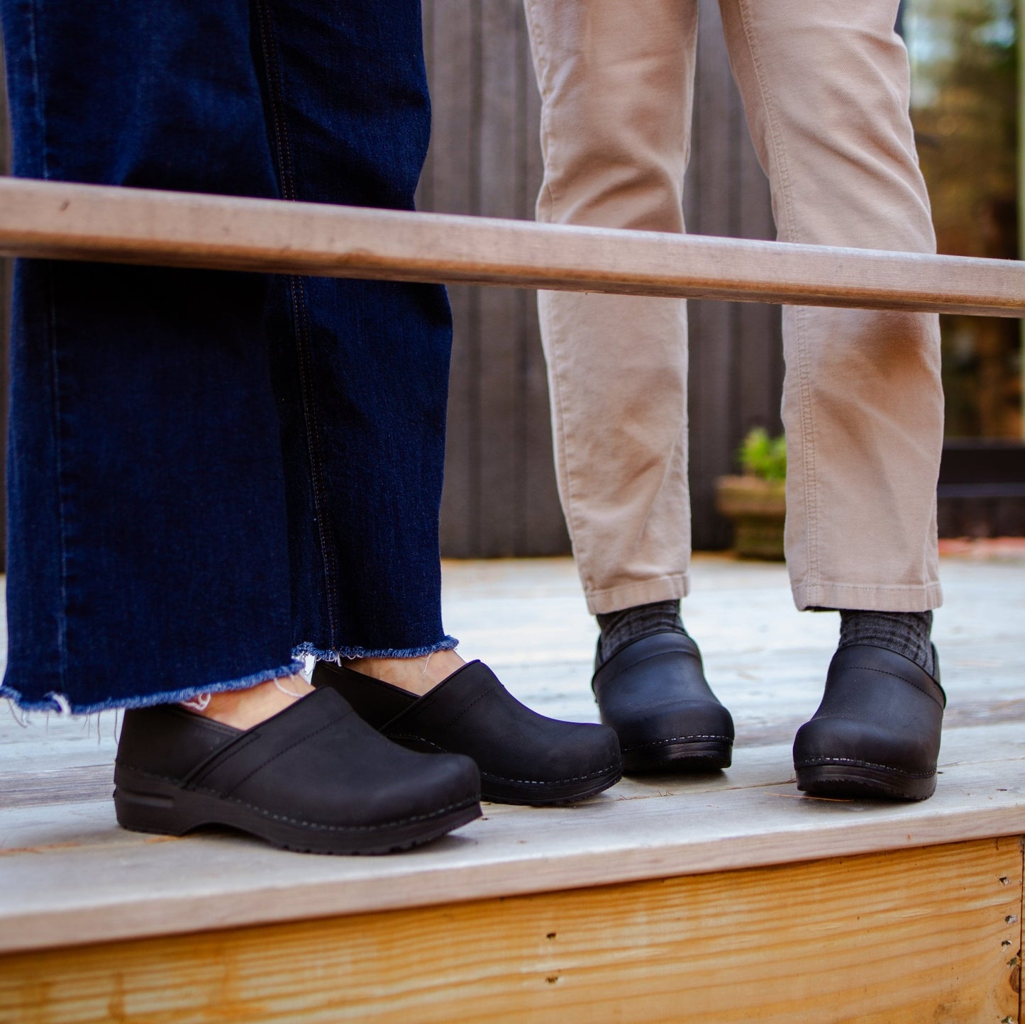 Pro. Oiled Leather Women's Clog in Black | Sanita