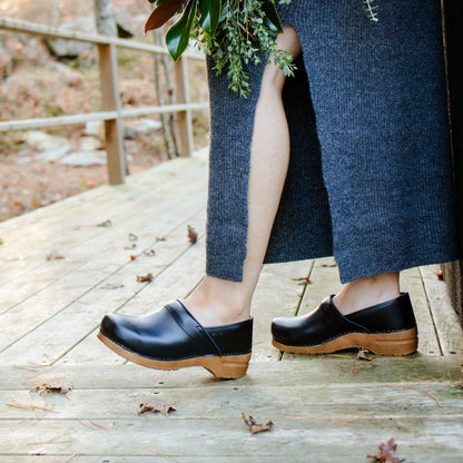 Pro. PU Women's Clog in Black/Tan | Sanita