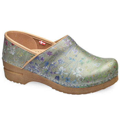 Fuchsia Women's Clog in Sage | Sanita