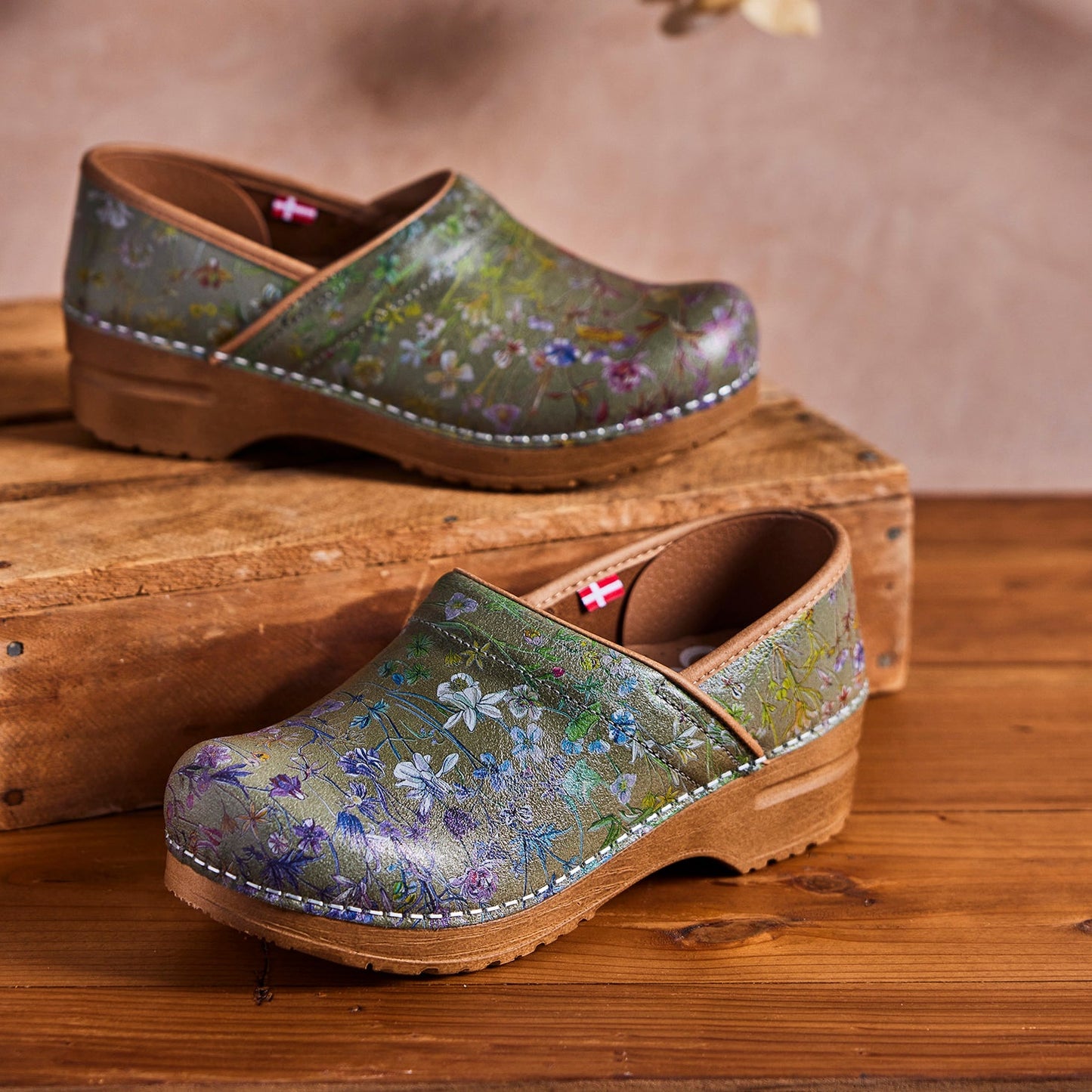 Fuchsia Women's Clog in Sage | Sanita