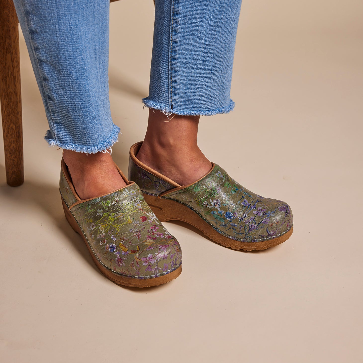 Fuchsia Women's Clog in Sage | Sanita