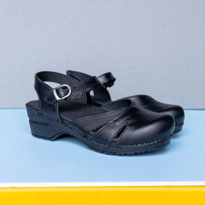 Margrethe Women's Sandal in Black | Sanita