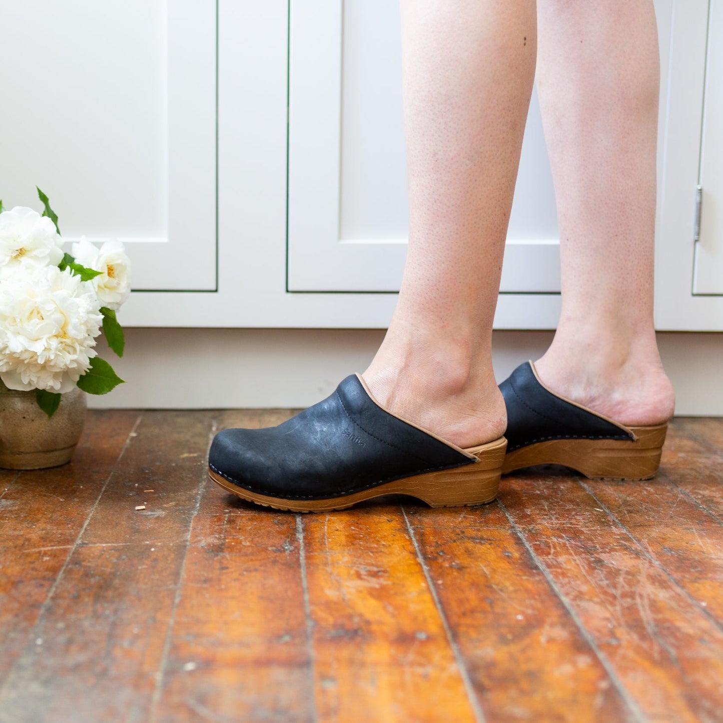 Ellis Women's Clog in Black | Sanita