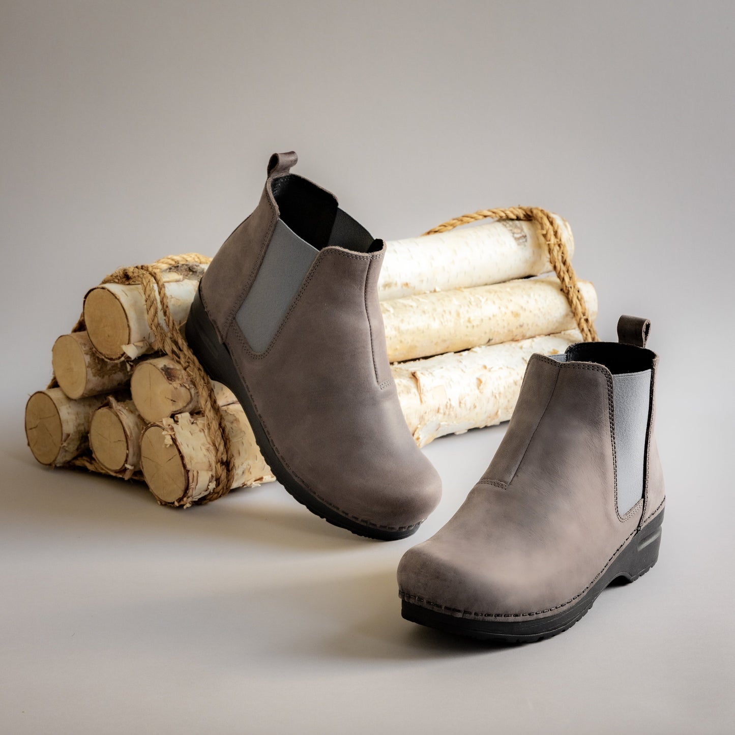 Hudson Women's Leather Chelsea Boot in Antracite | Sanita