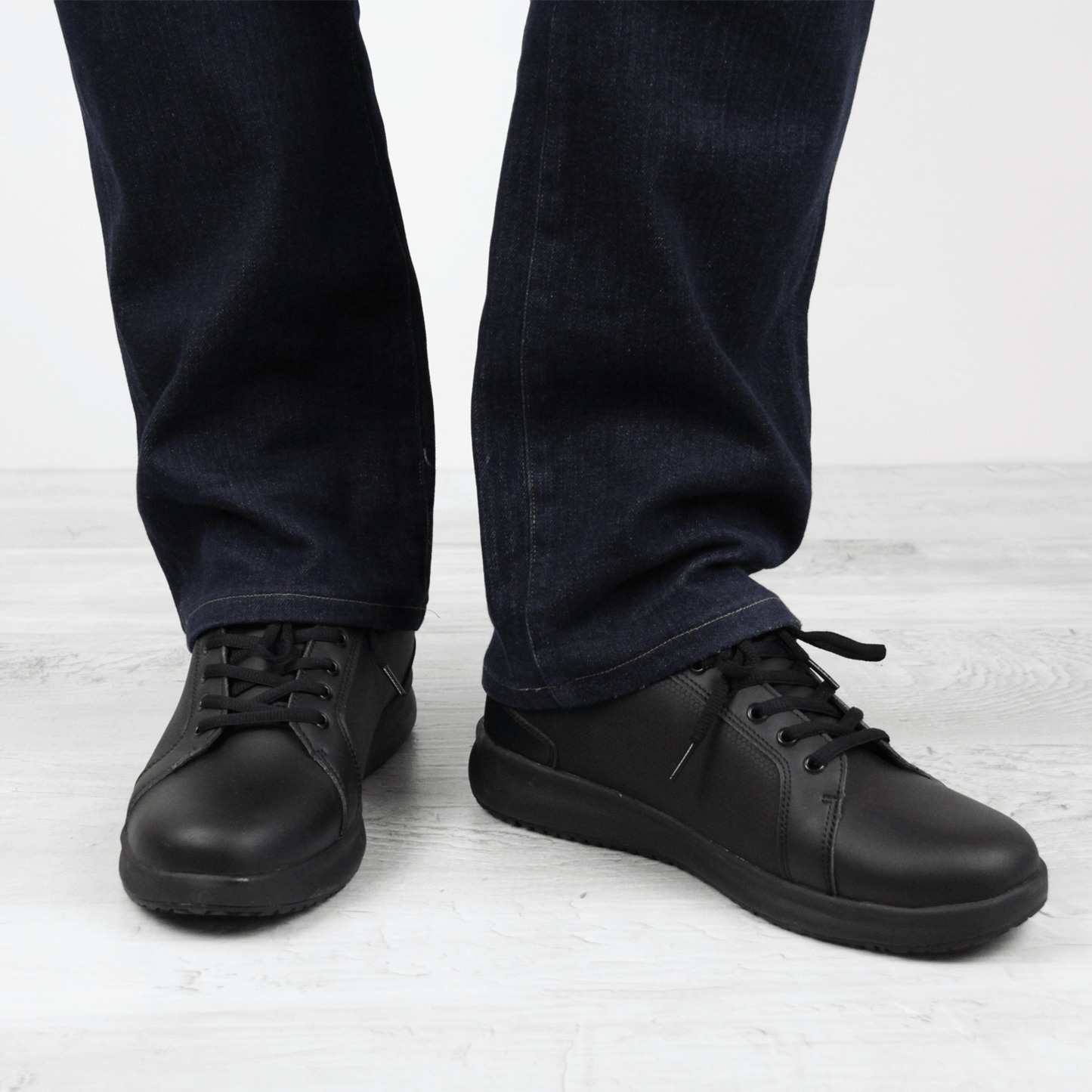 Convex Unisex Sneaker in Black | Sanita