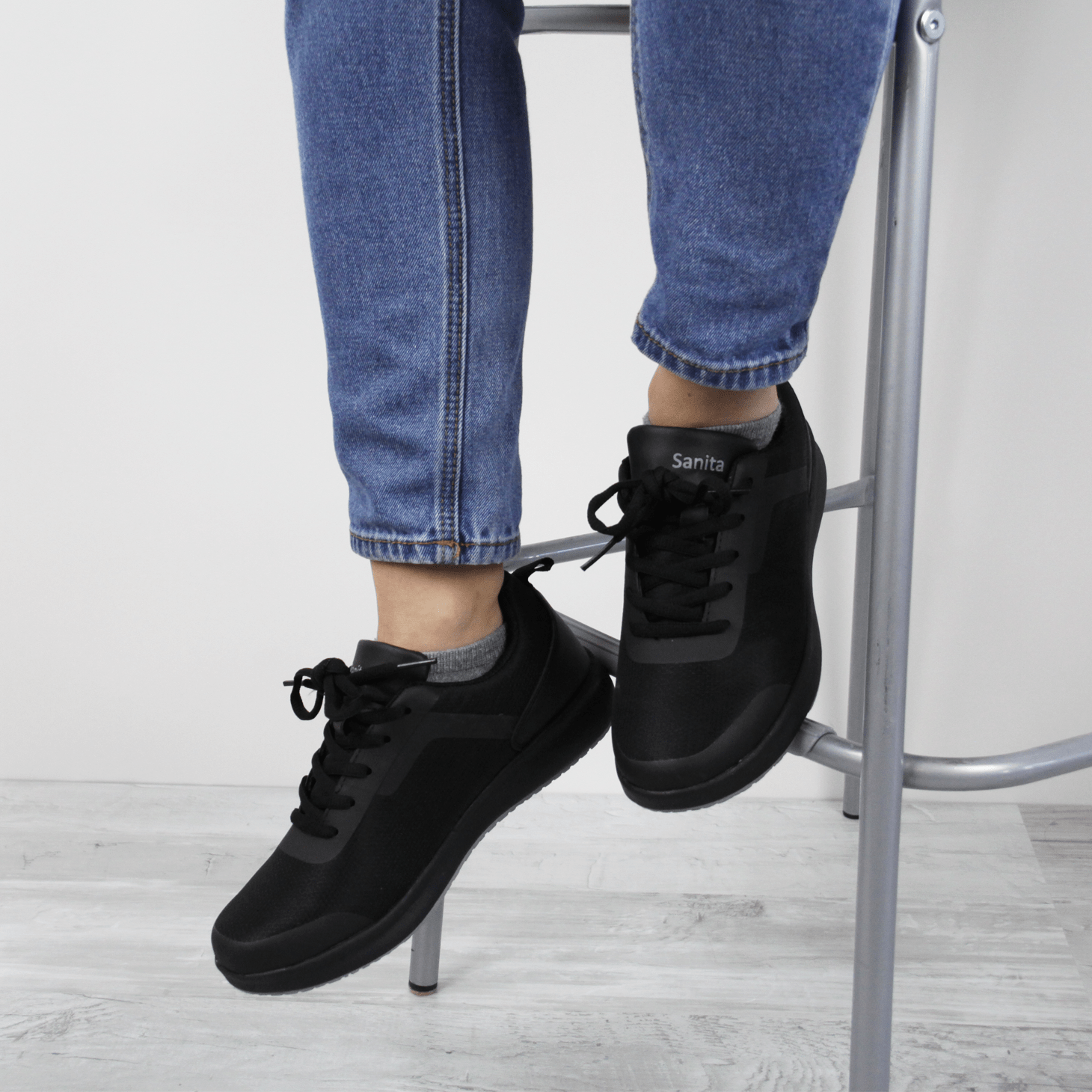 Concave Unisex Sneaker in Black | Sanita