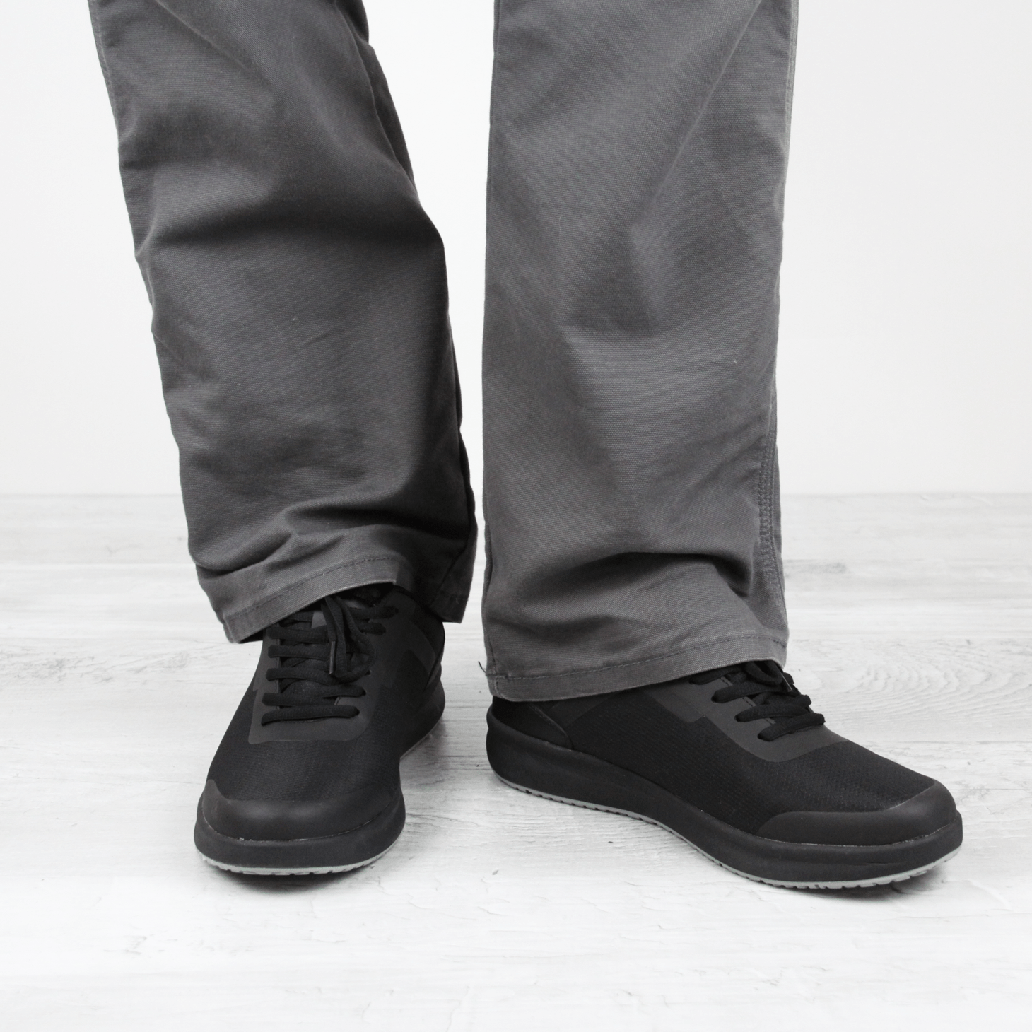 Concave Unisex Sneaker in Black | Sanita