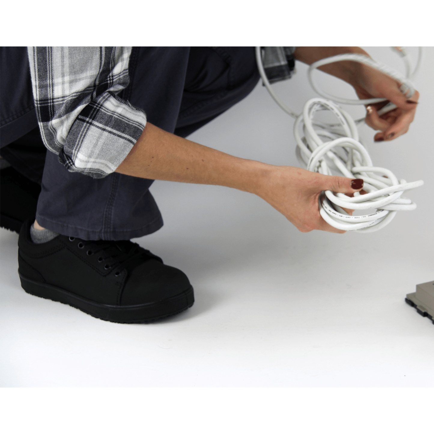 Umami S2 Unisex Sneaker in Black | Sanita