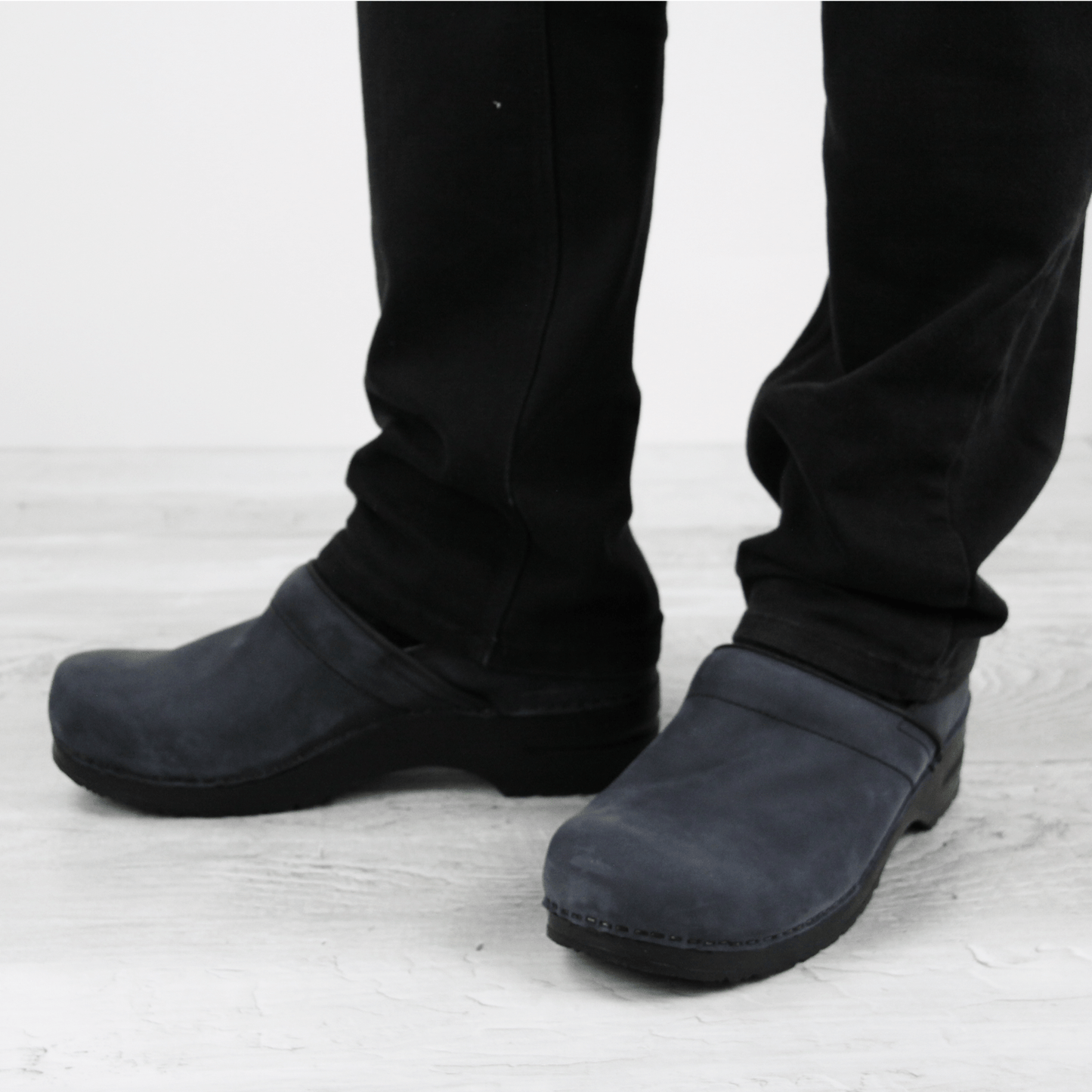 Pro. Oiled Leather Men's Clog in Ink | Sanita