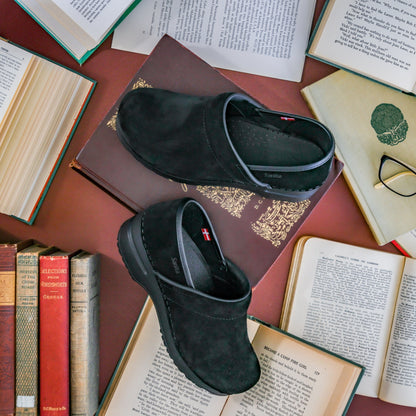 Hinsdale Women's Vegan Clog in Black | Sanita