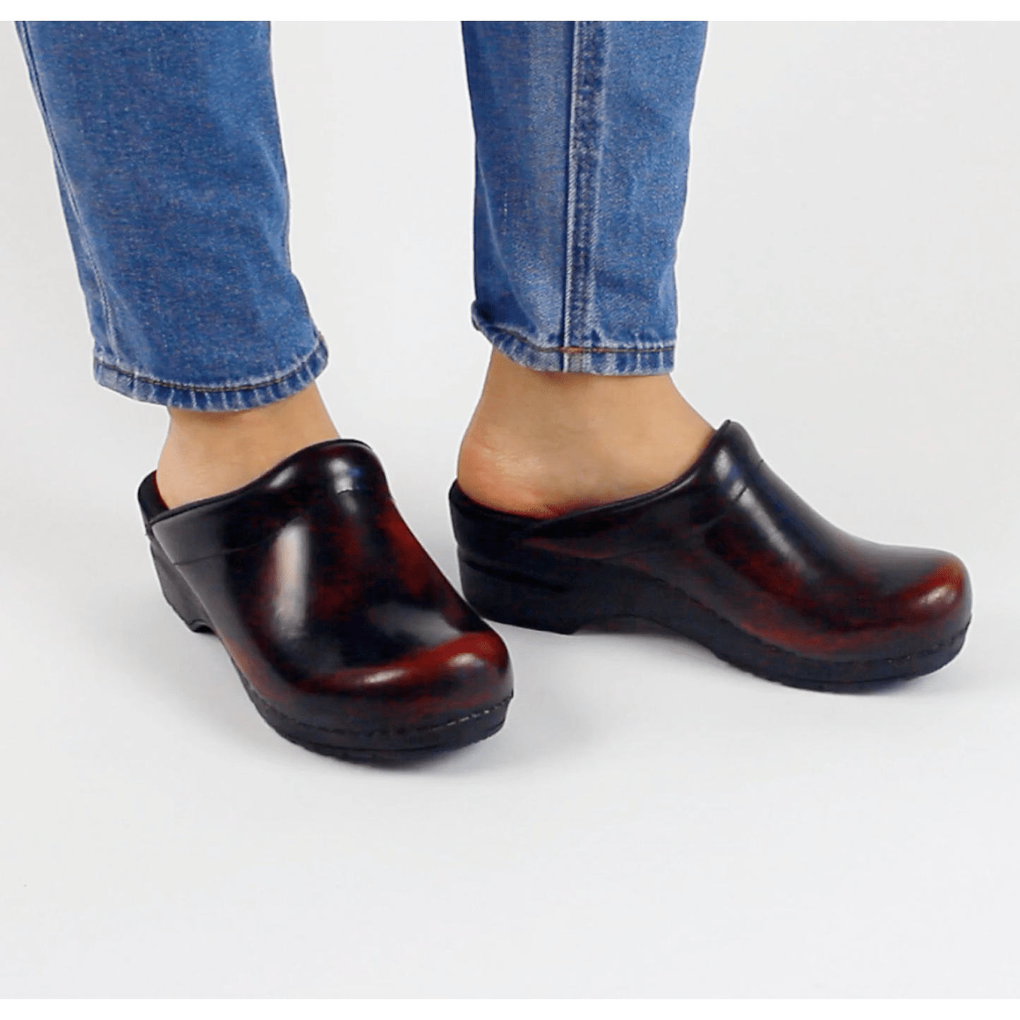 Sonja Cabrio Women's Clog in Bordeaux | Sanita