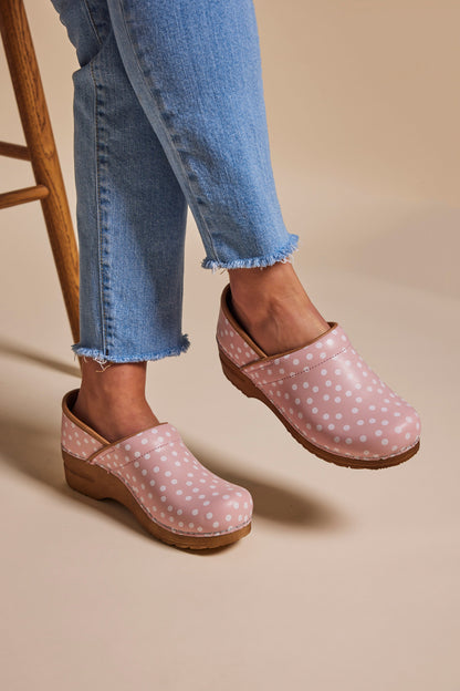 Roxbury Women's Clog in Rose | Sanita