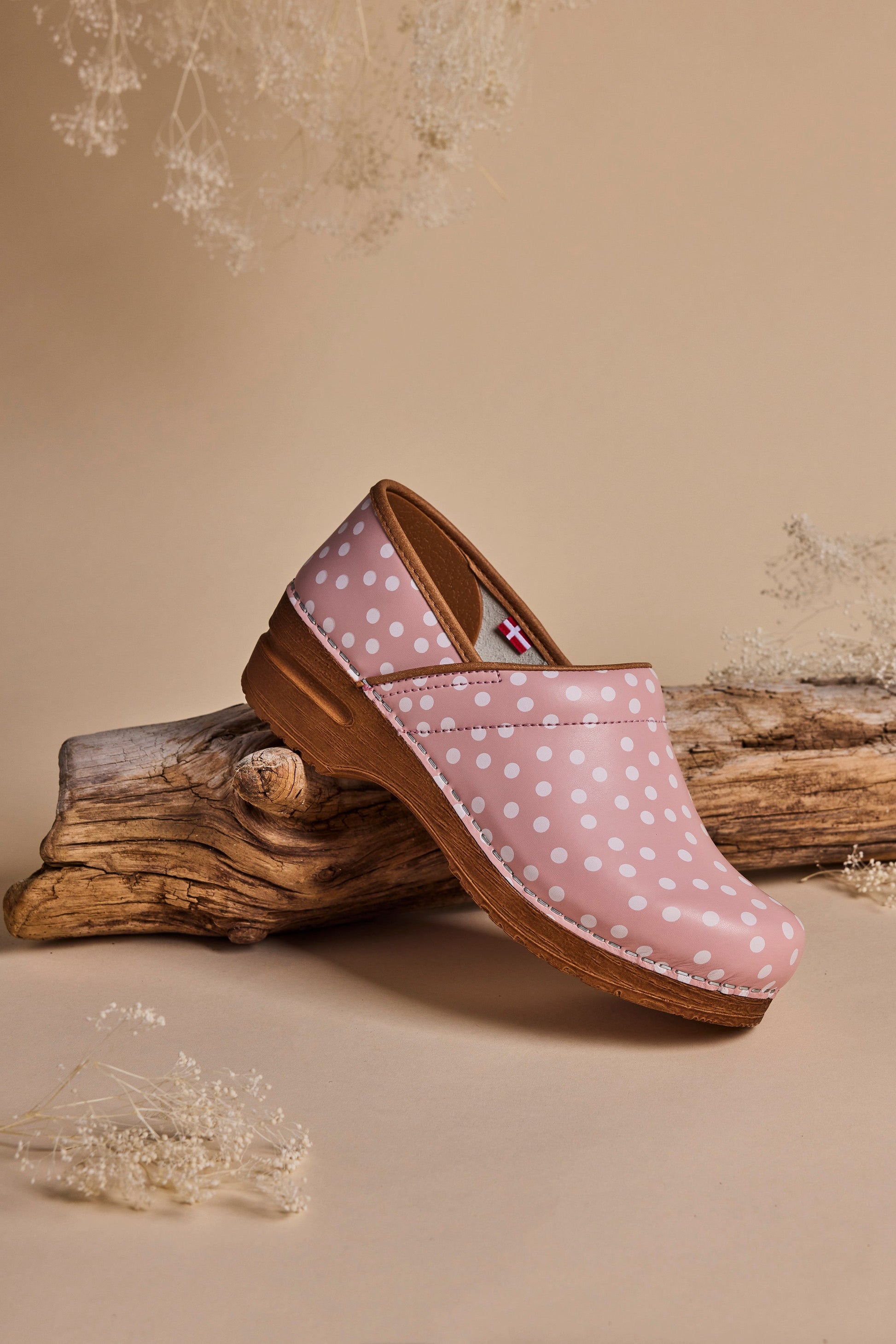 Roxbury Women's Clog in Rose | Sanita