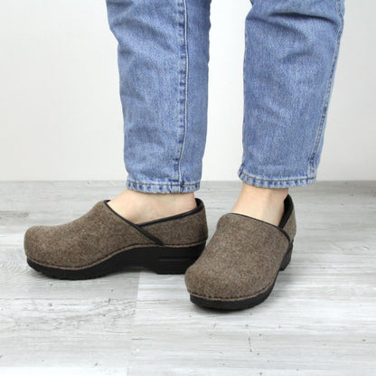 Recycled PET Vegan Clog: Comfort Meets Sustainability | Sanita