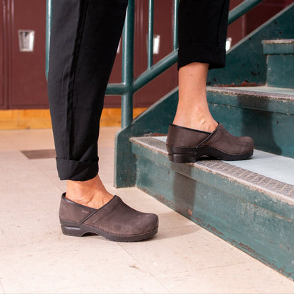 Pro Suede Women's Clog in Steel | Sanita