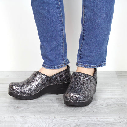 Rumney Women's Clog in Black | Sanita