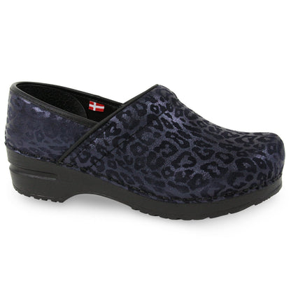 Pardus Women's Clog in Navy | Sanita