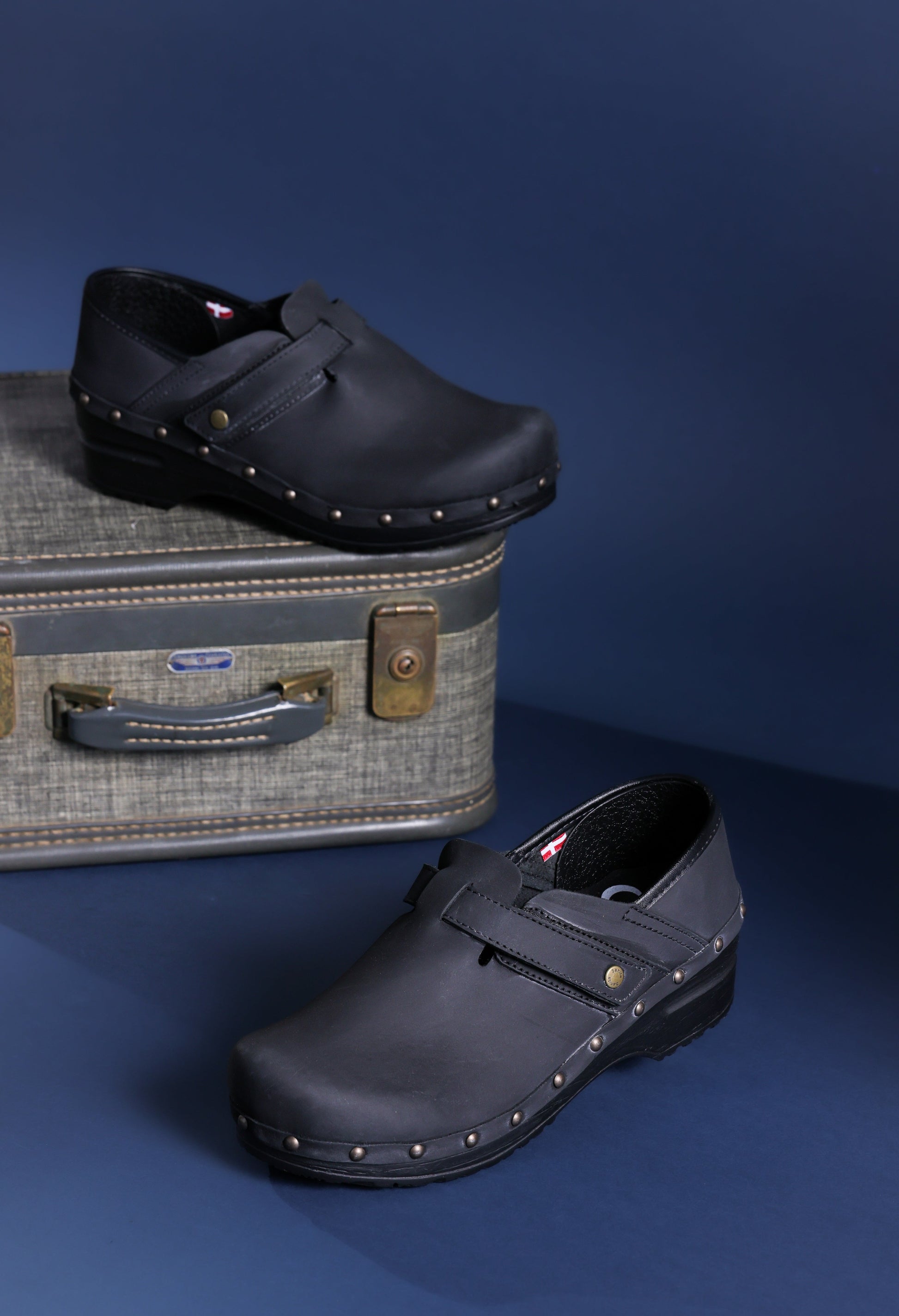 Ramone Women's Clog in Black | Sanita