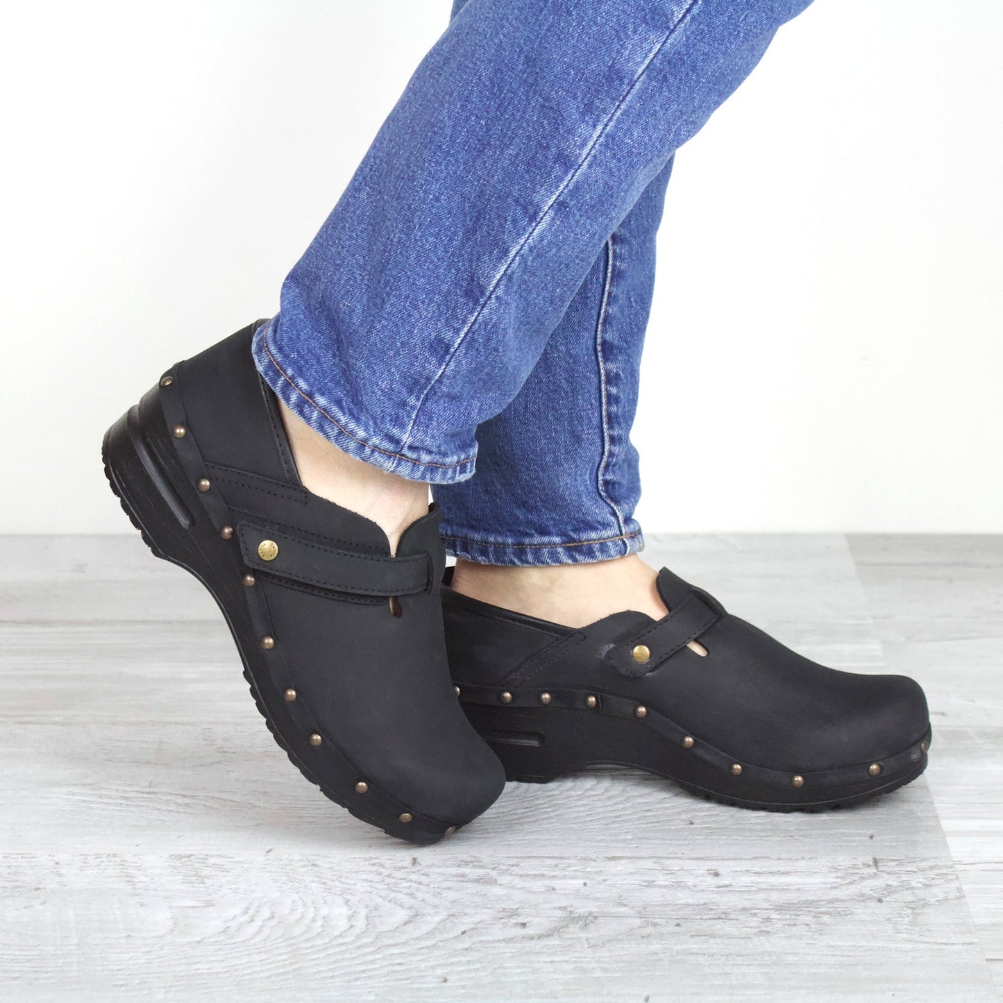 Ramone Women's Clog in Black | Sanita