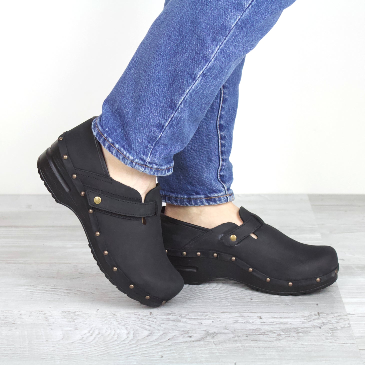 Ramone Women's Clog in Black | Sanita