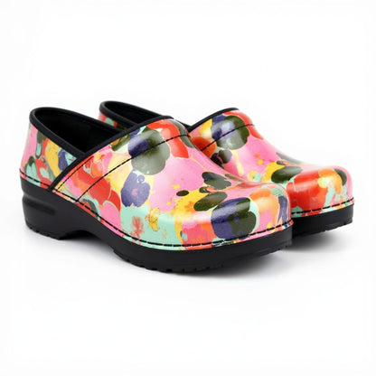 Restin Women's Slip Resistant Clog in Multicolor | Sanita