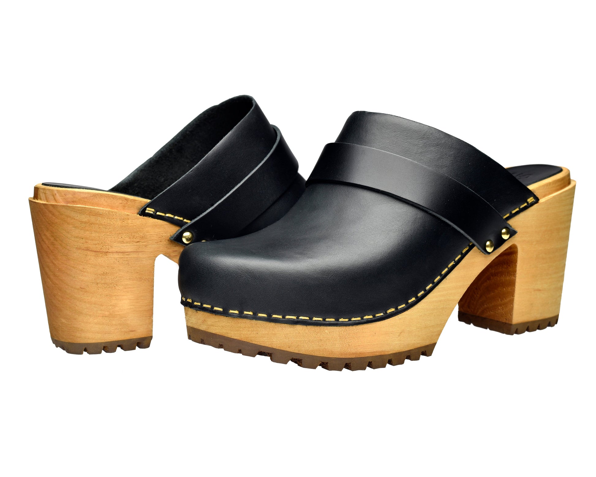 Peleni Women's Wood Clog in Black | Sanita
