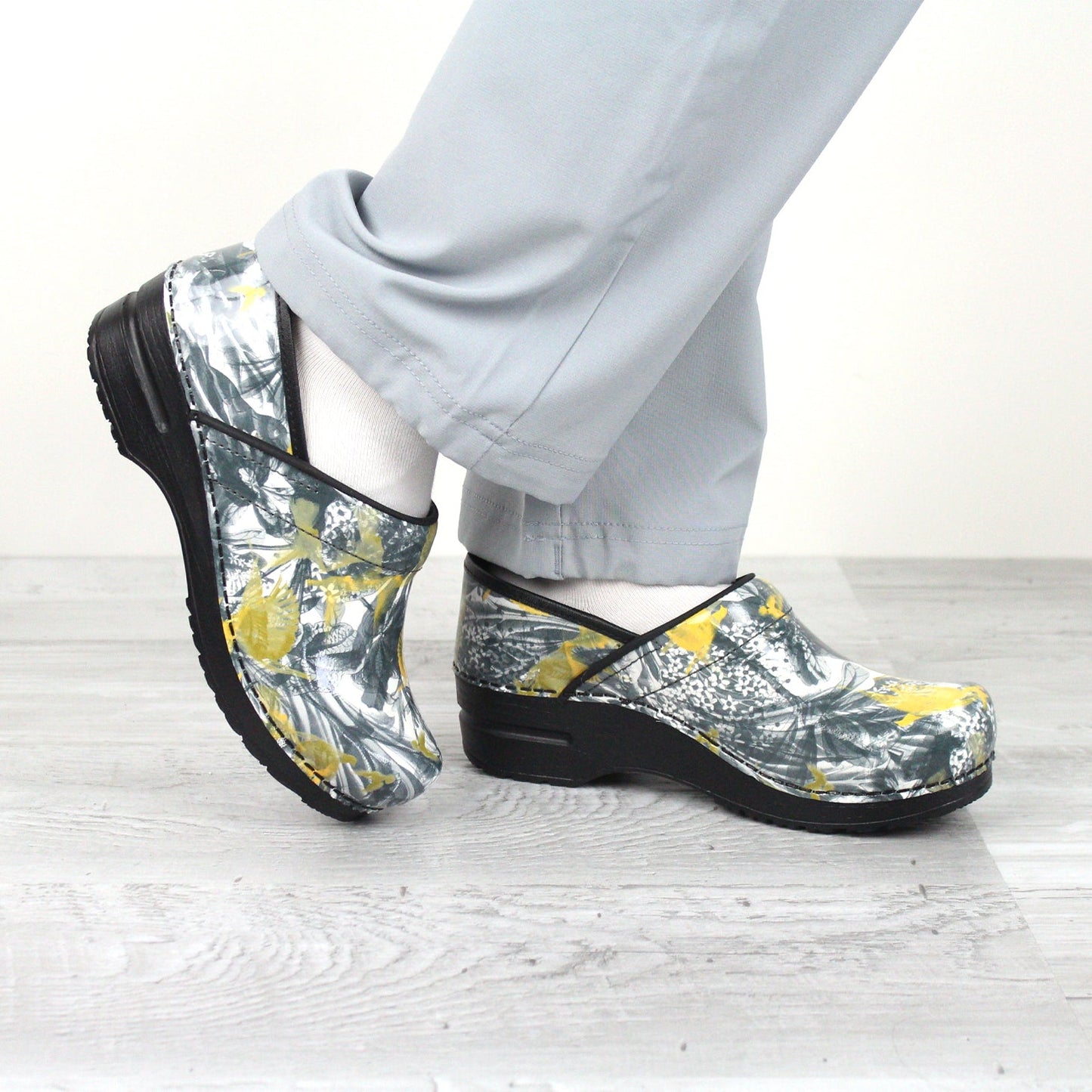 Flyway Women's Slip Resistant Clog in Yellow Grey | Sanita