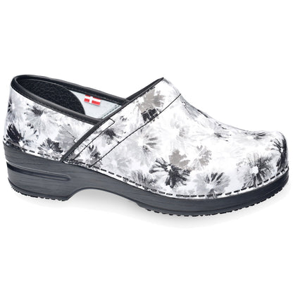 Inkwell Women's Slip Resistant Clog in Black | Sanita