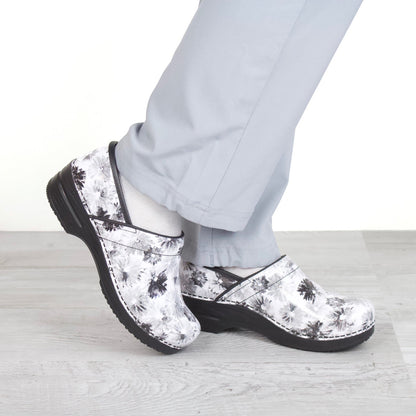 Inkwell Women's Slip Resistant Clog in Black | Sanita